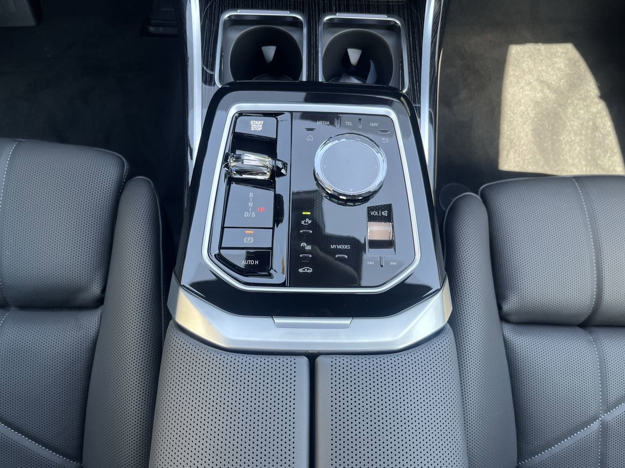 Used 2026 Dravit Grey Metallic BMW 760i xDrive image 28