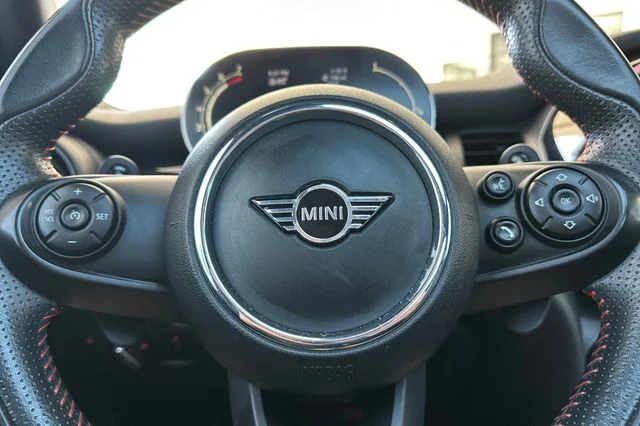 Used 2021 Thunder Gray Metallic MINI Signature image 24