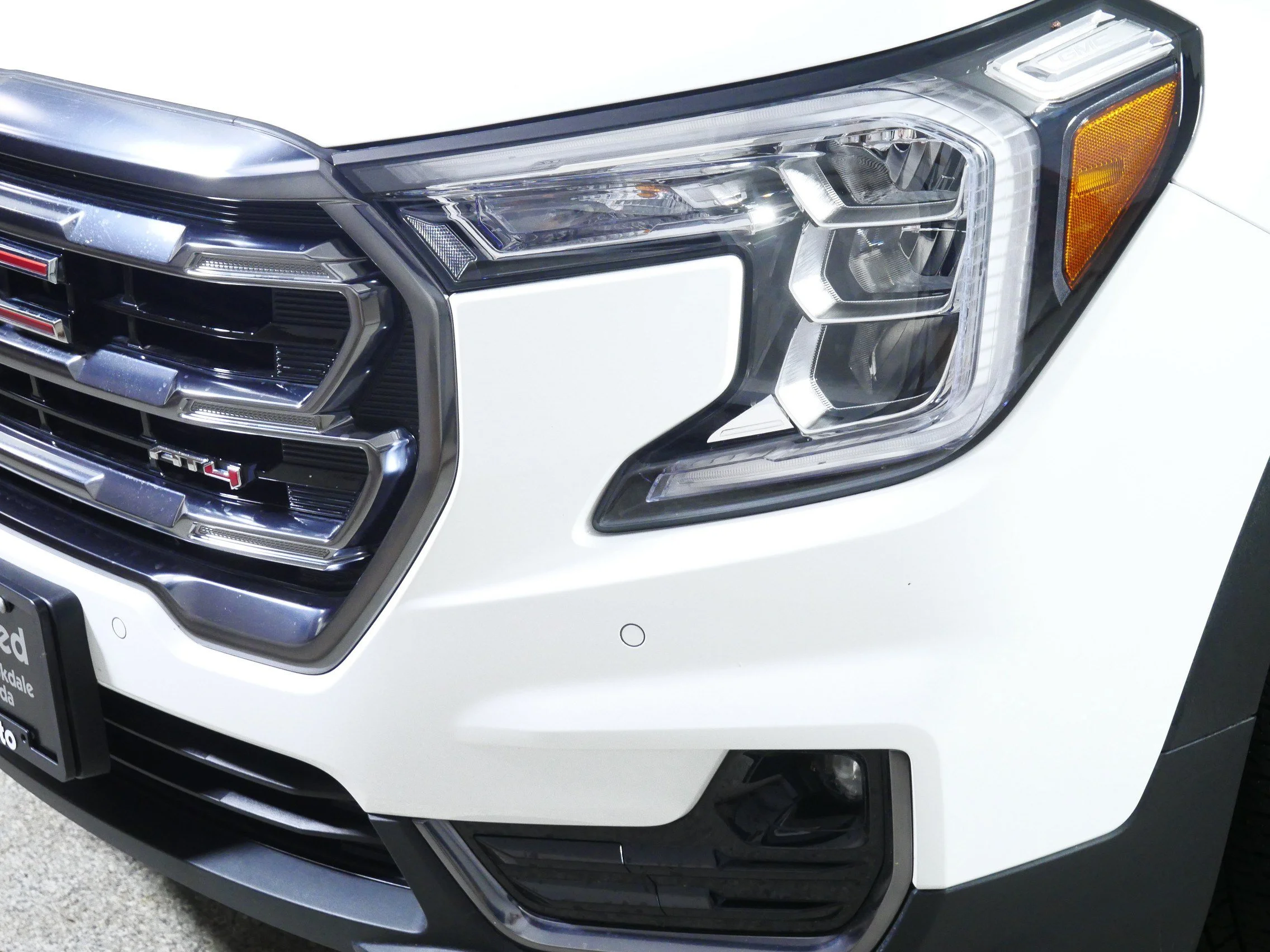 Used 2022 Summit White GMC AT4 image 16