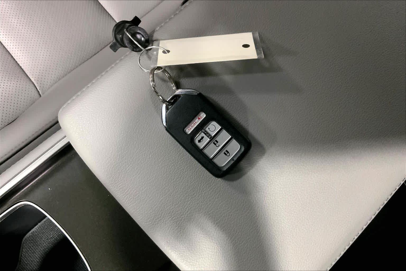 Used 2019 Lunar Silver Metallic Honda EX-L 2.0T image 15