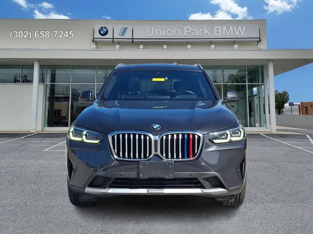 Used 2022 Dark Graphite Metallic BMW xDrive30i image 2