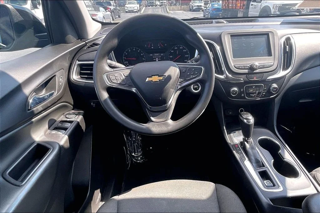 Used 2018 Mosaic Black Metallic Chevrolet LT image 4