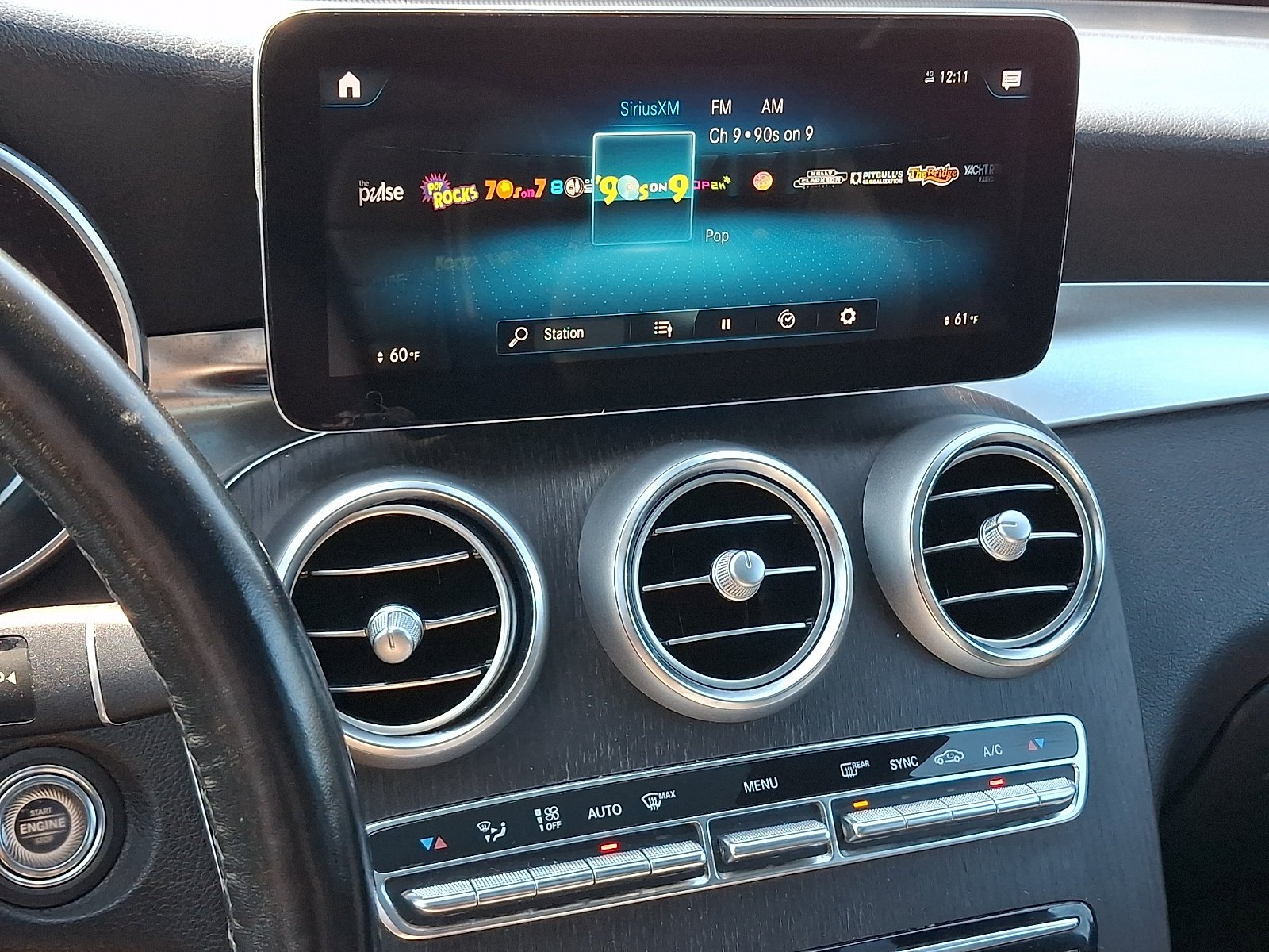 Certified Used 2022 Polar White   149 Mercedes-Benz GLC 300 image 17