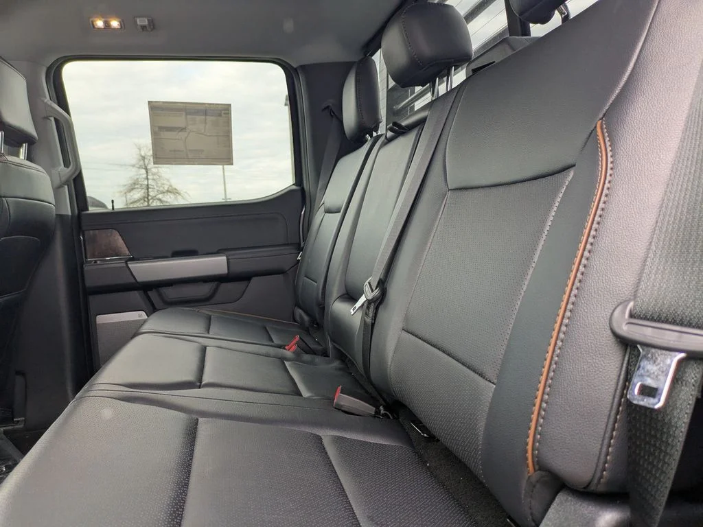 2025 Ford F-550 Super Duty Chassis Cab Lariat - Photo 13