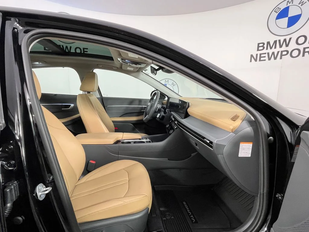 Used 2026 Black Hyundai Limited image 23