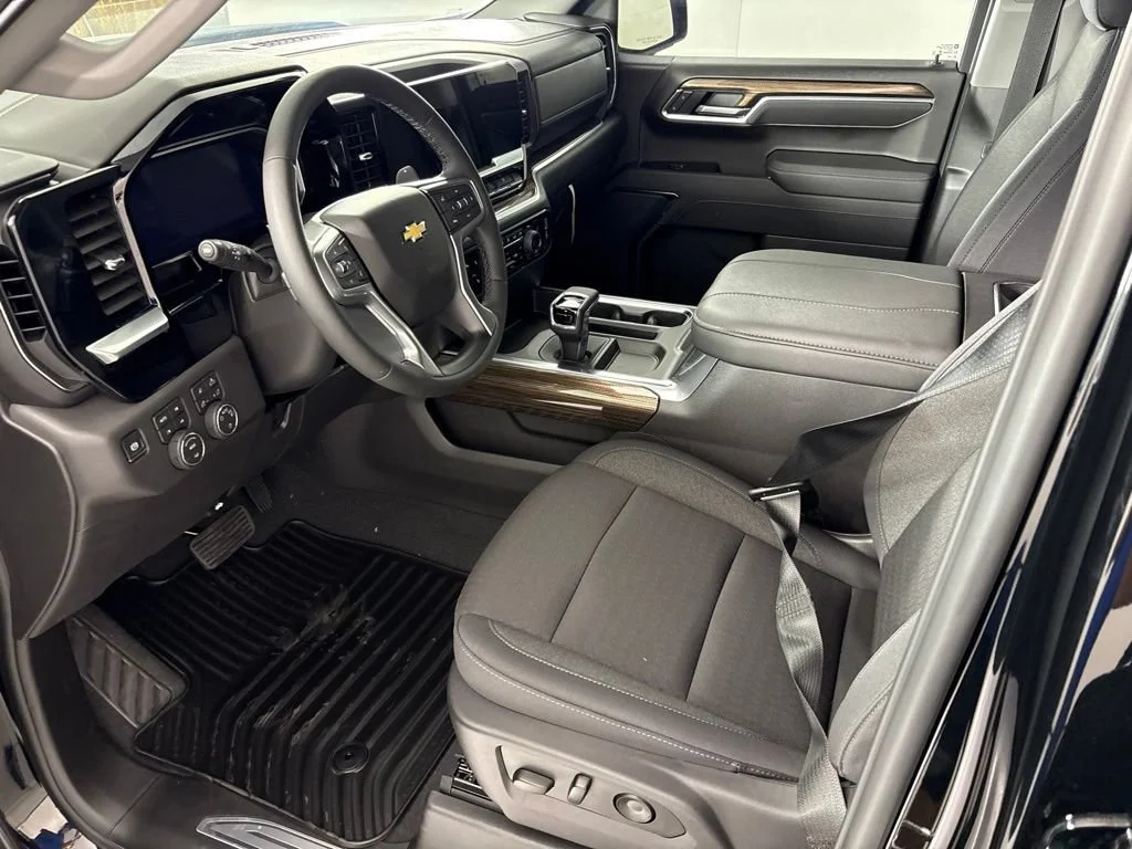 New 2026 Black Chevrolet LT image 29