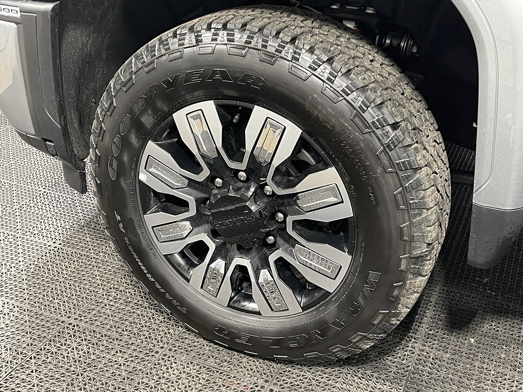 New 2025 Sterling Metallic GMC Denali image 15