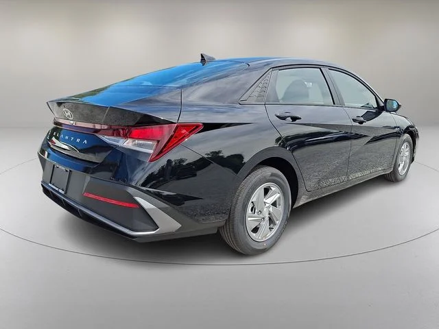 New 2026 Black Hyundai SE image 4