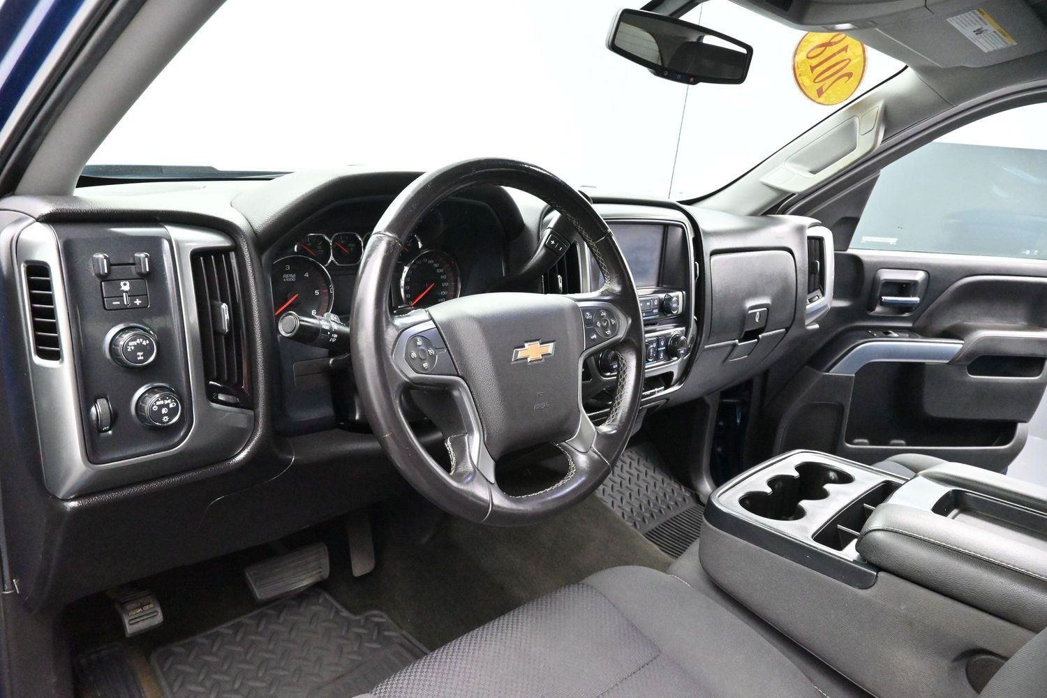 Used 2018 Deep Ocean Blue Metallic Chevrolet LT image 15