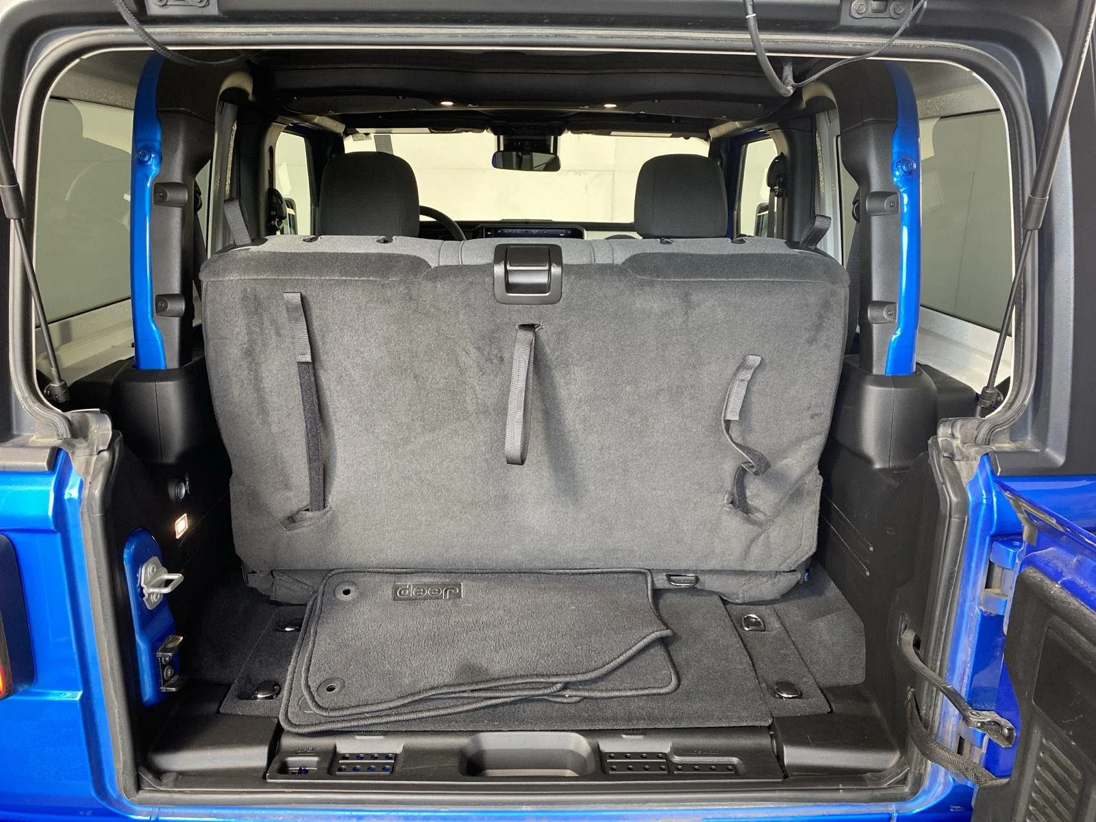 Used 2024 Hydro Blue Pearlcoat Jeep Sport S image 16