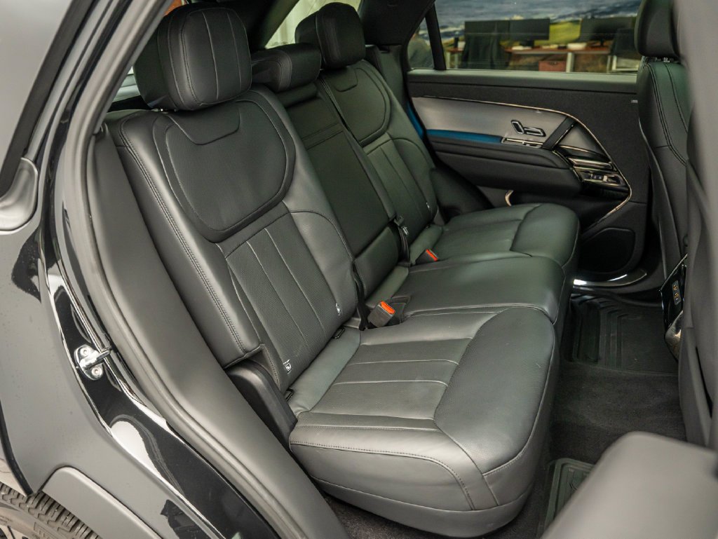 Used 2024 Black Land Rover Dynamic SE image 44