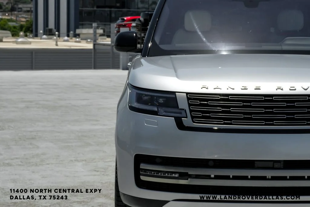 Used 2023 Hakuba Silver Metallic Land Rover SE image 51