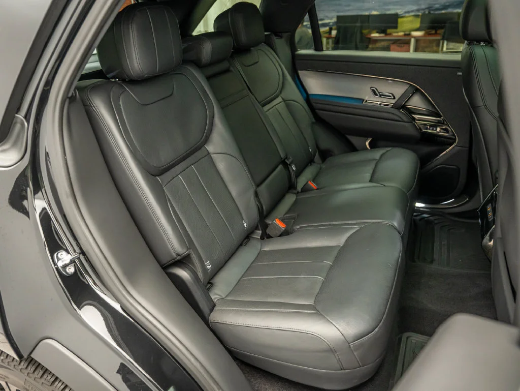 Used 2024 Black Land Rover Dynamic SE image 44