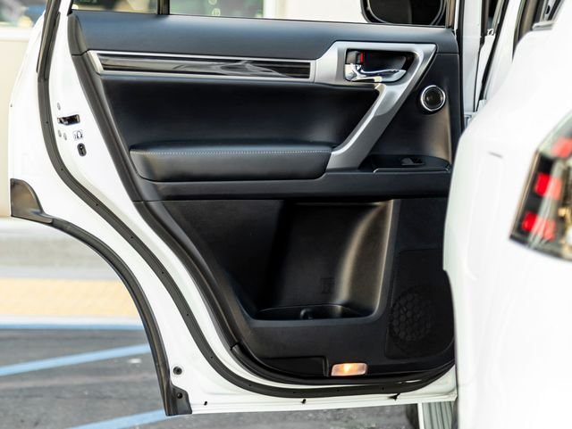 Used 2023 White Pearl Lexus 460 image 30