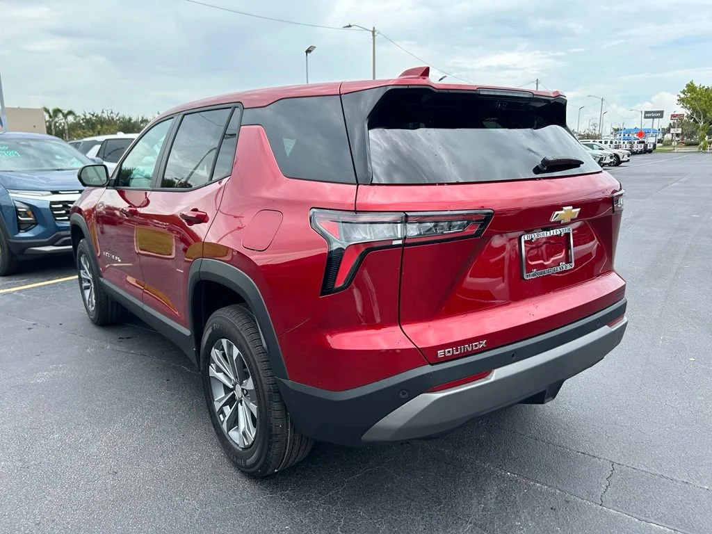 2027 Chevrolet Equinox LT - Photo 6