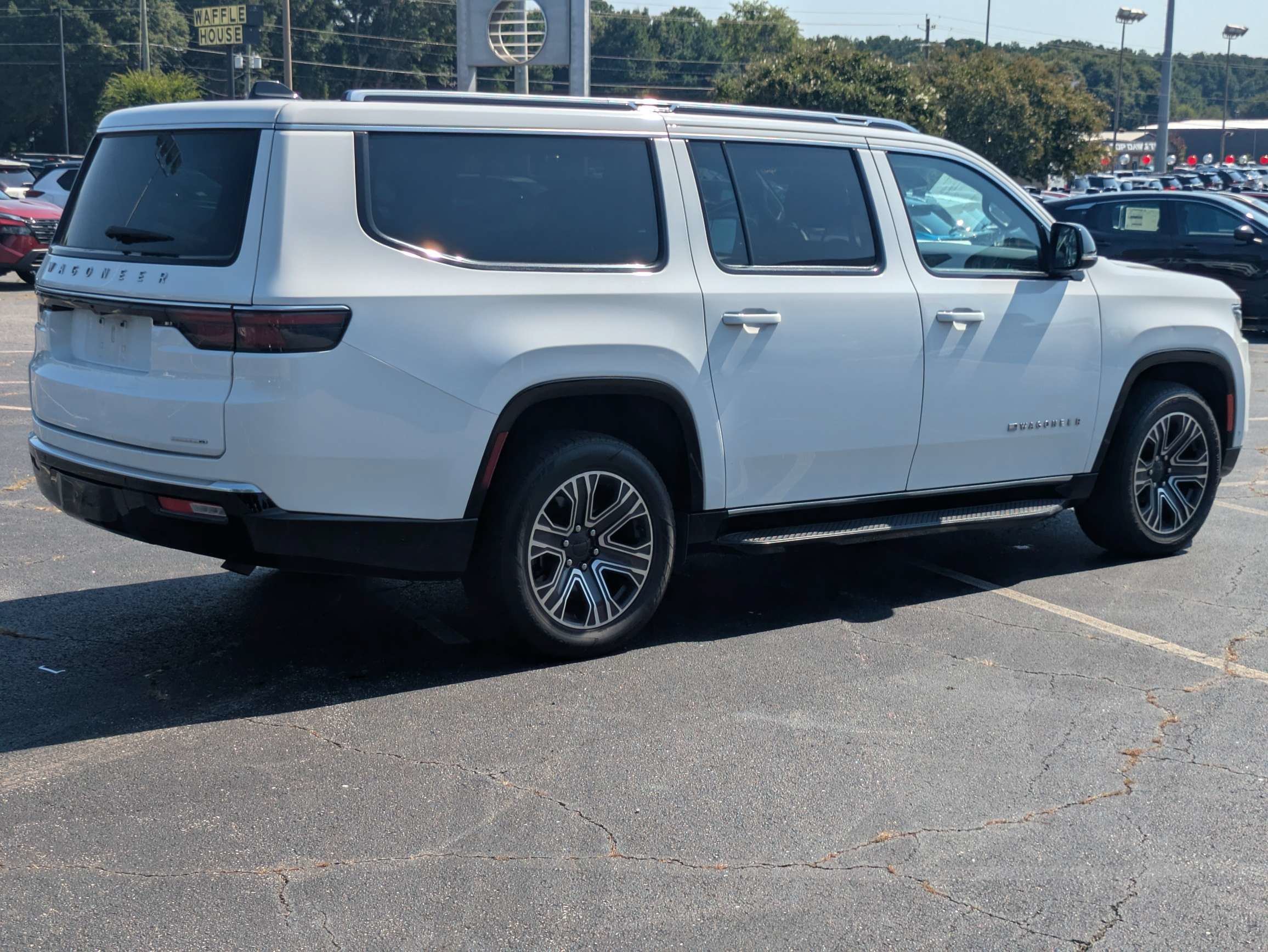 Used 2024 White Jeep Series II image 3