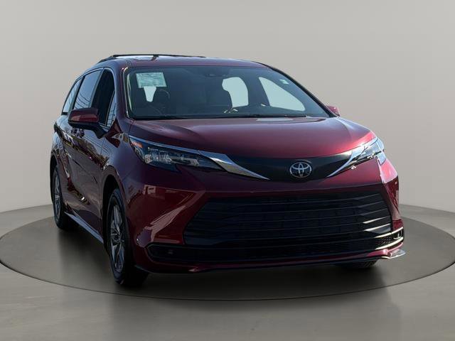 2026 Toyota Sienna LE 8-Passenger Hybrid FWD's photo