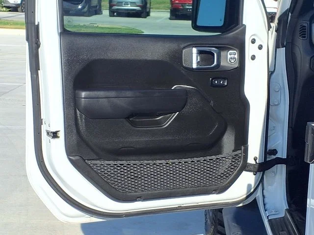 Used 2023 White Jeep Texas Trail image 23