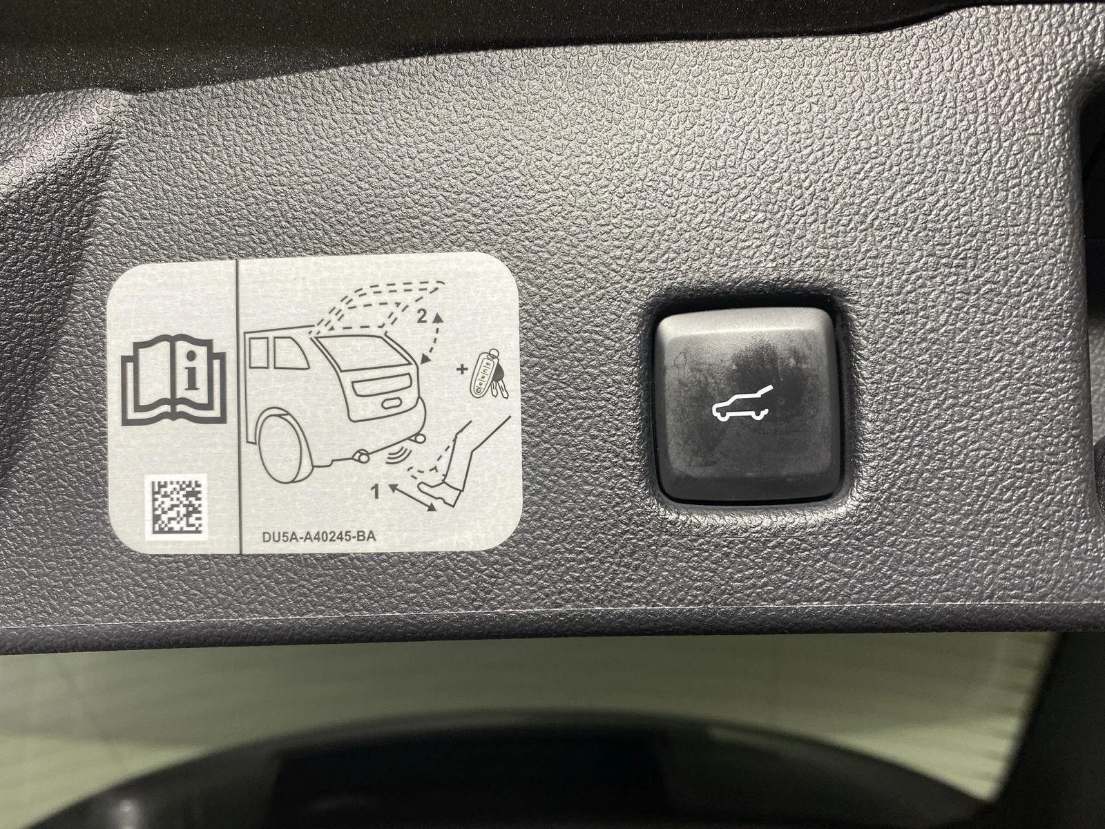 Used 2020 Magnetic Ford SEL image 25