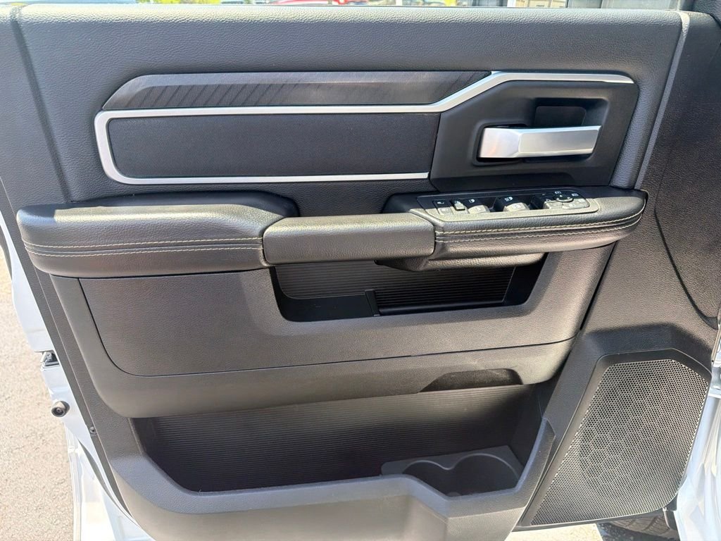 Used 2025 White Ram Big Horn image 9