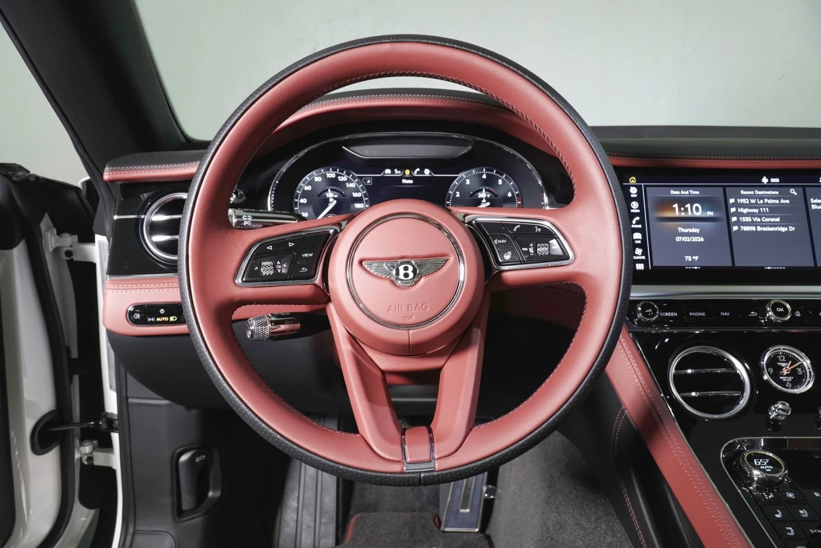 Used 2022 White Bentley  image 17