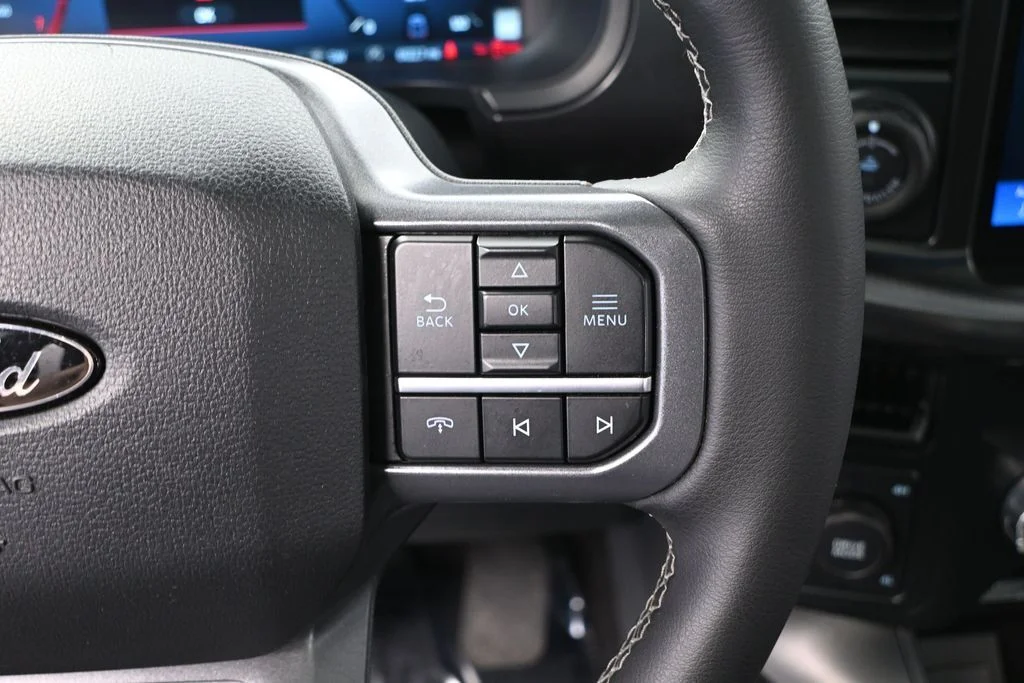 Used 2025 White Ford Lariat image 31