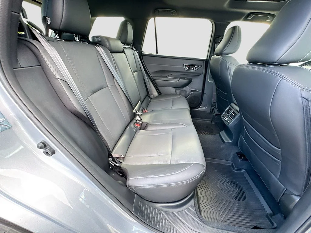 New 2026 ICE SILVER METALLIC Subaru Touring image 35