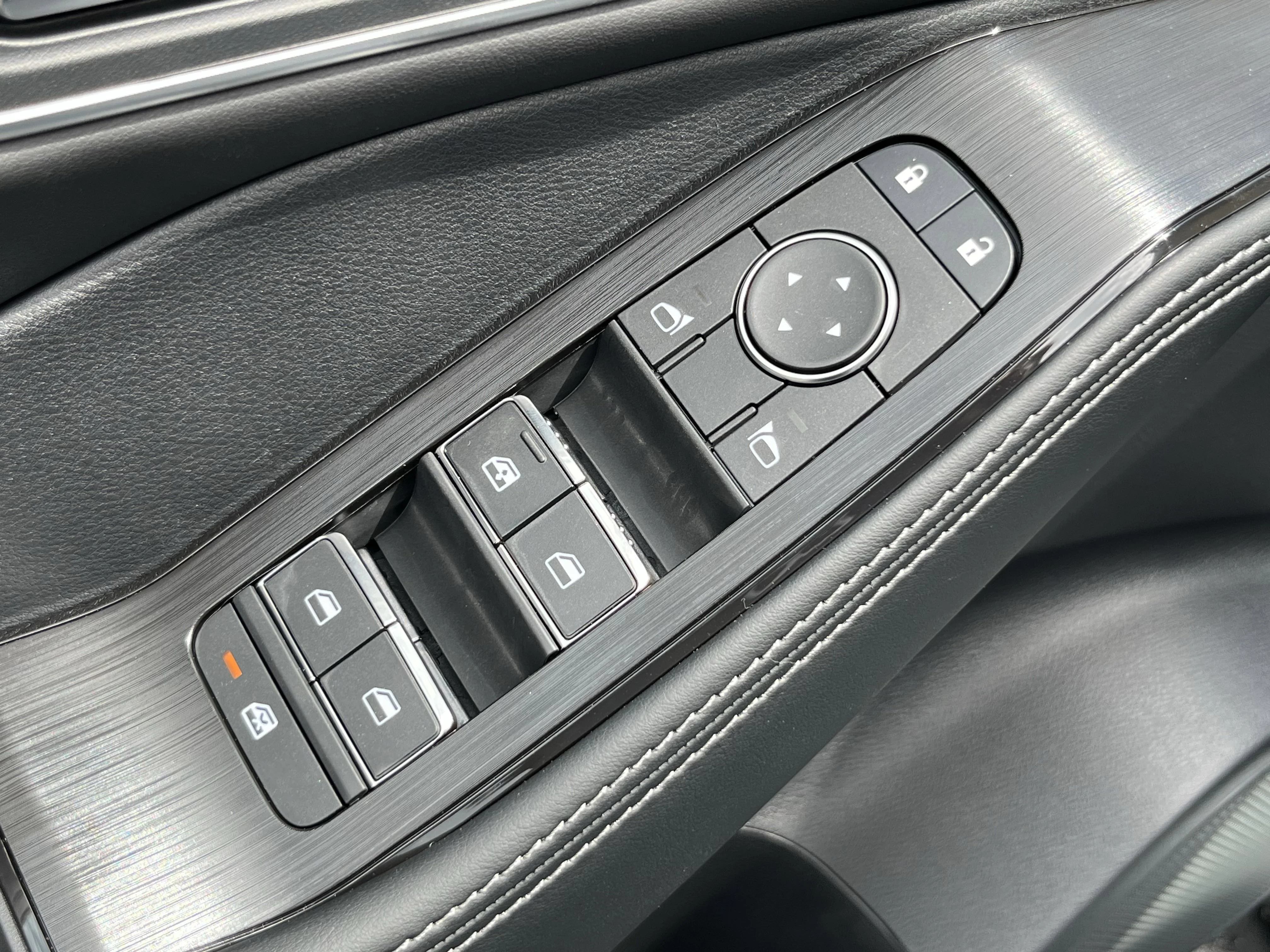 2026 Nissan Rogue Platinum - Photo 18