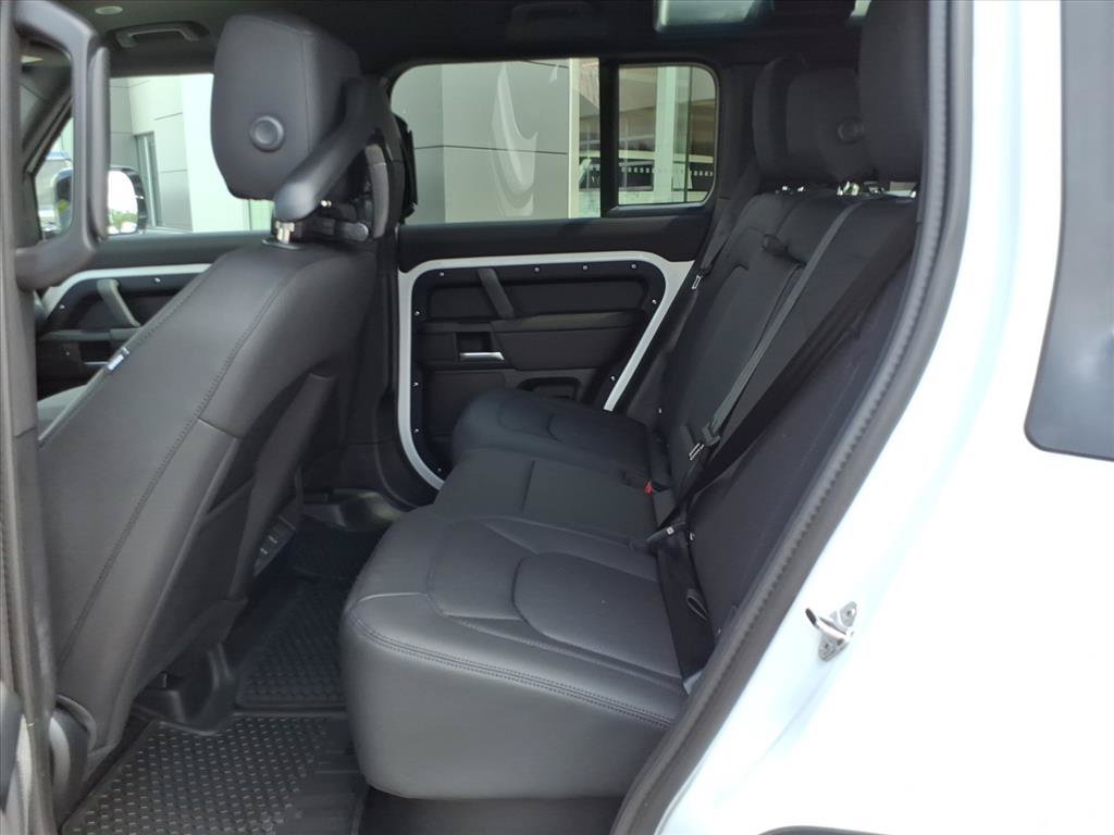 Certified Used 2026 Fuji White Land Rover S image 12