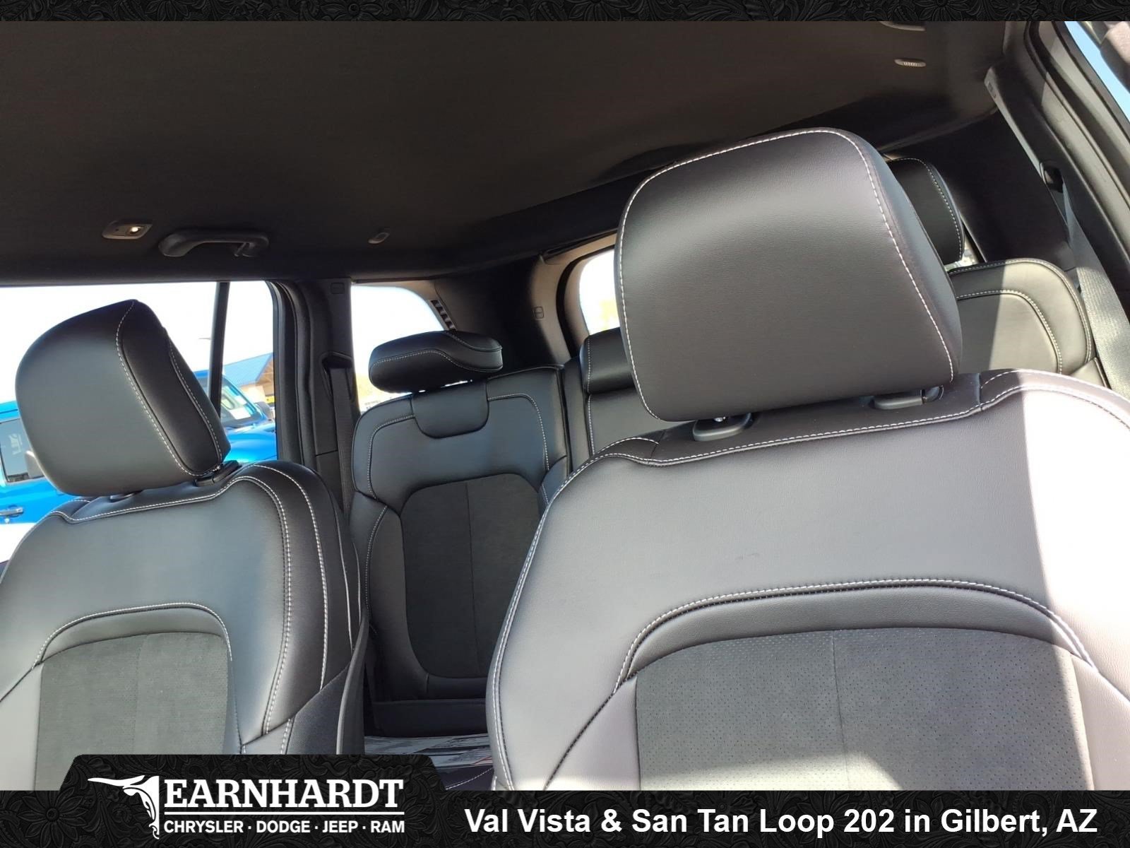 New 2027 Sting-Gray Clear-Coat Paint Jeep Laredo Altitude image 5