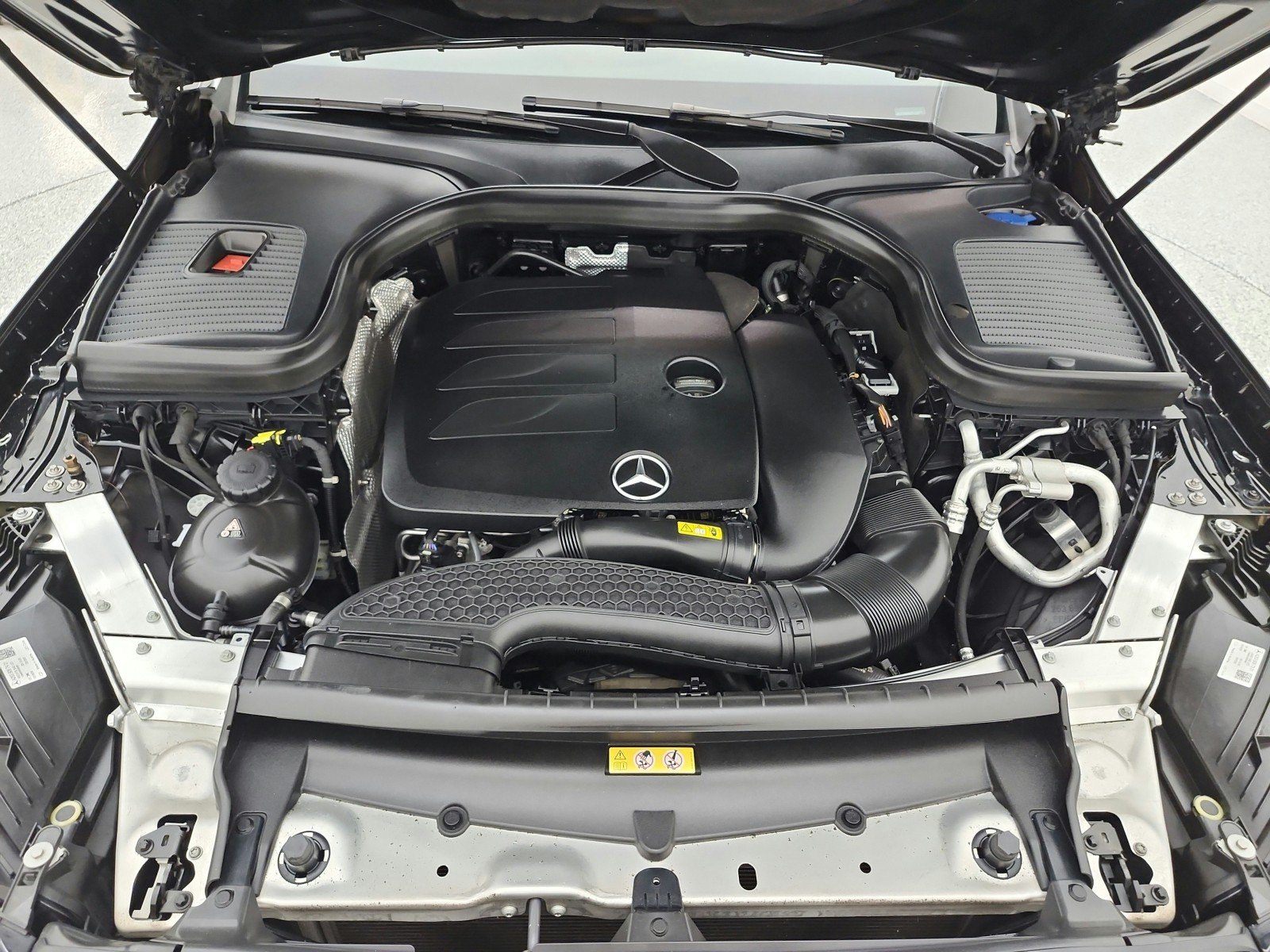 Used 2021 Black Mercedes-Benz GLC 300 SUV image 17