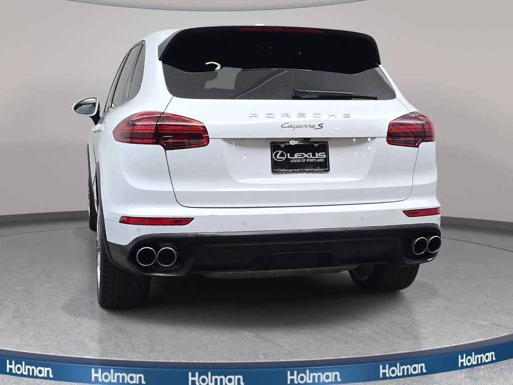 Used 2017  Porsche S image 7