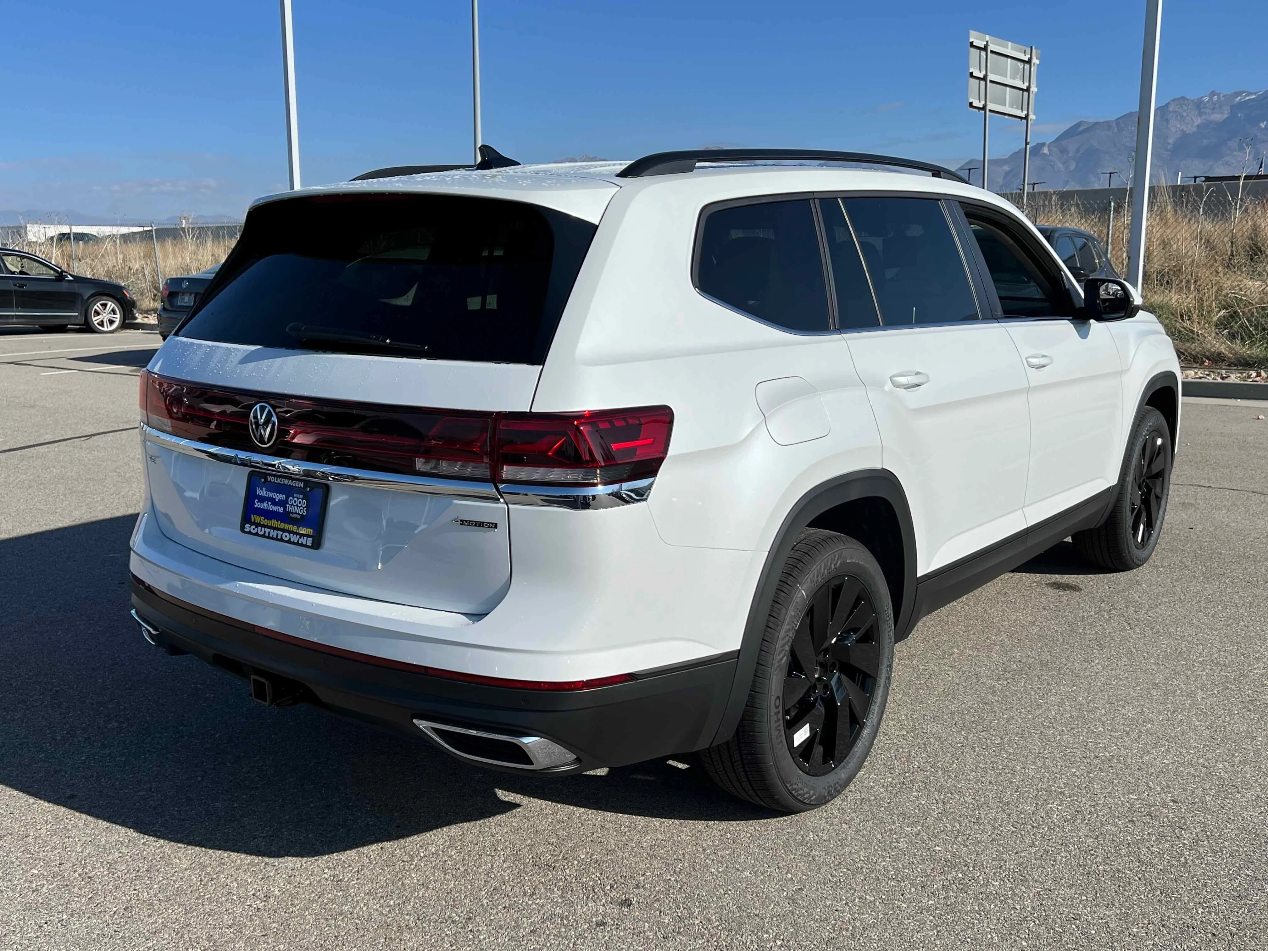 New 2026 Opal White Volkswagen 2.0T SE w/Technology image 11