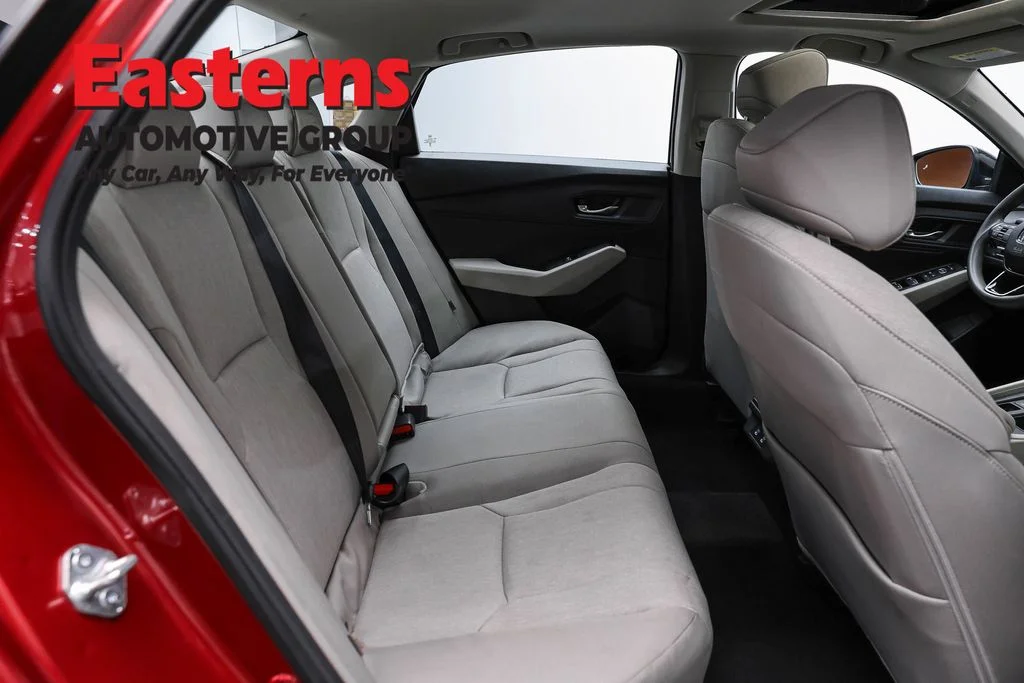 Used 2025 Red Honda SE image 22