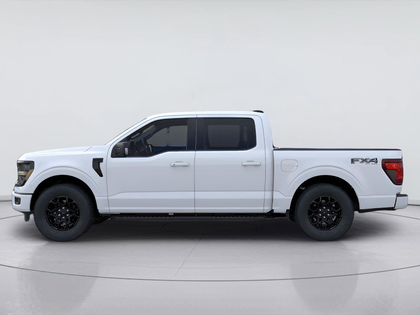 New 2026 Oxford White Ford XLT image 3