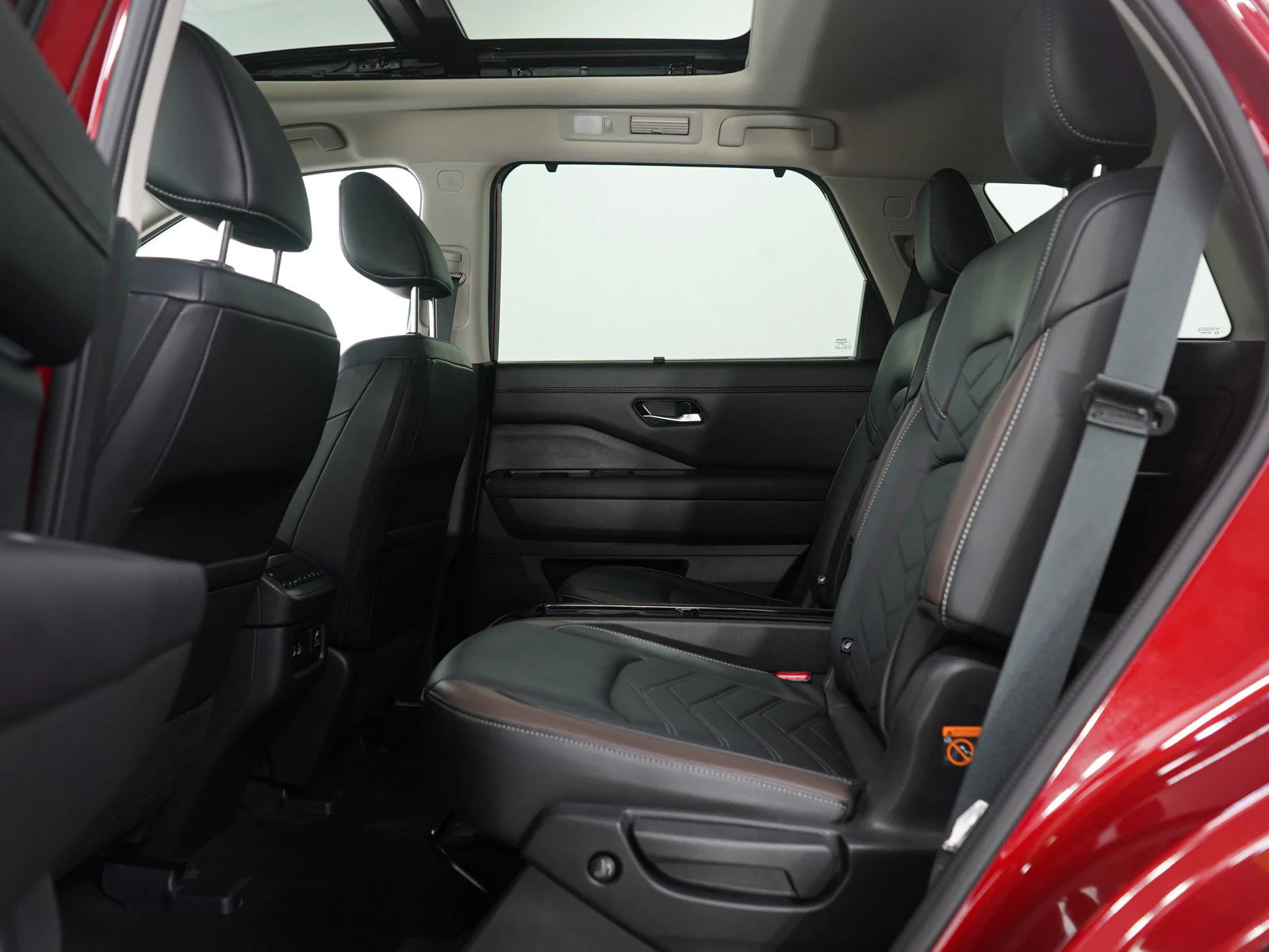 Used 2024 Scarlet Ember Nissan Platinum image 21