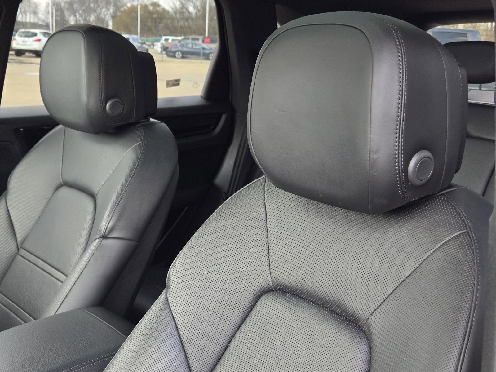 Used 2020 White Porsche Base image 19