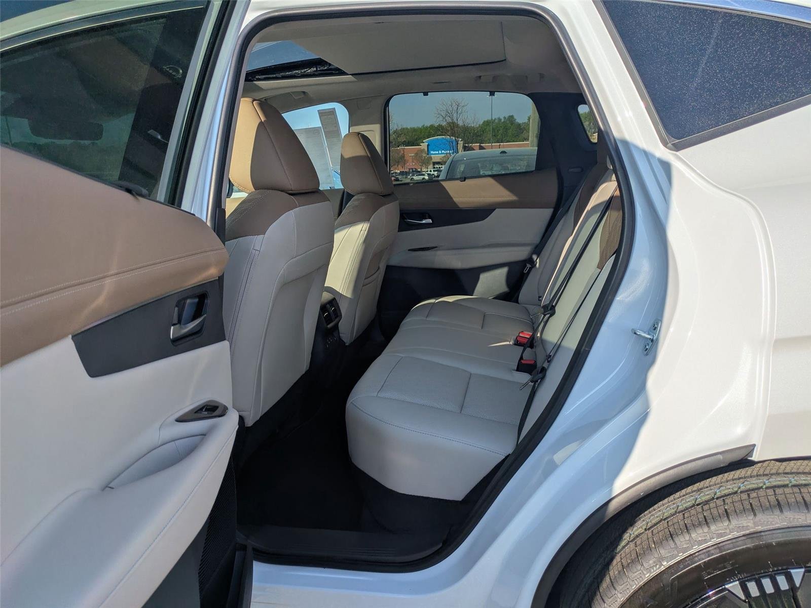 New 2026 Everest White Pearl TriCoat Nissan Platinum image 30