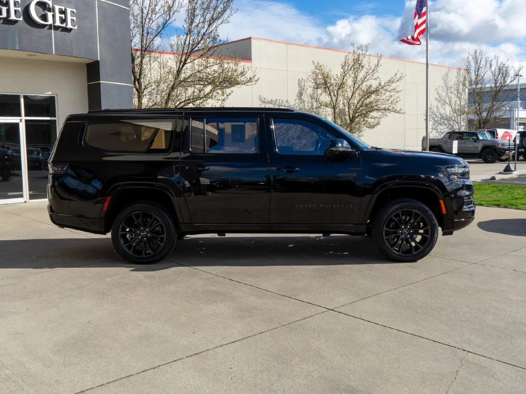 Used 2023 Black Jeep Series III image 8