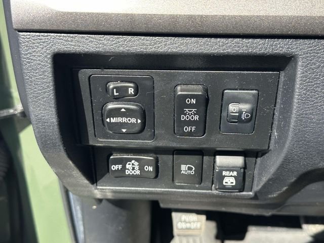 Used 2021 Green Toyota SR5 image 27