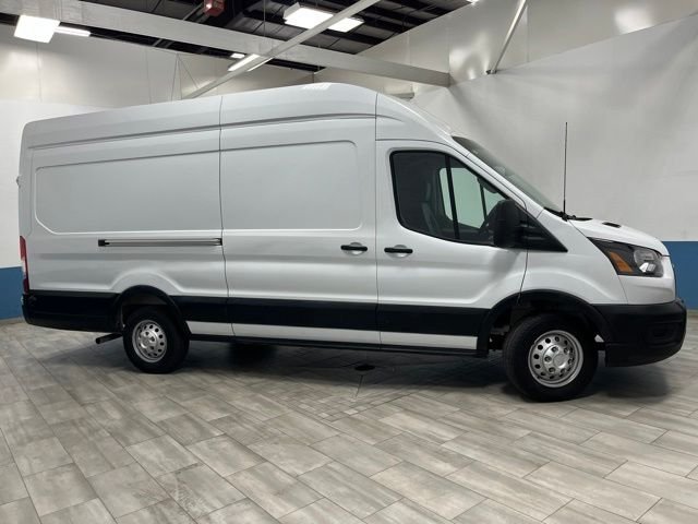 Used 2025 Oxford White Ford Base image 2
