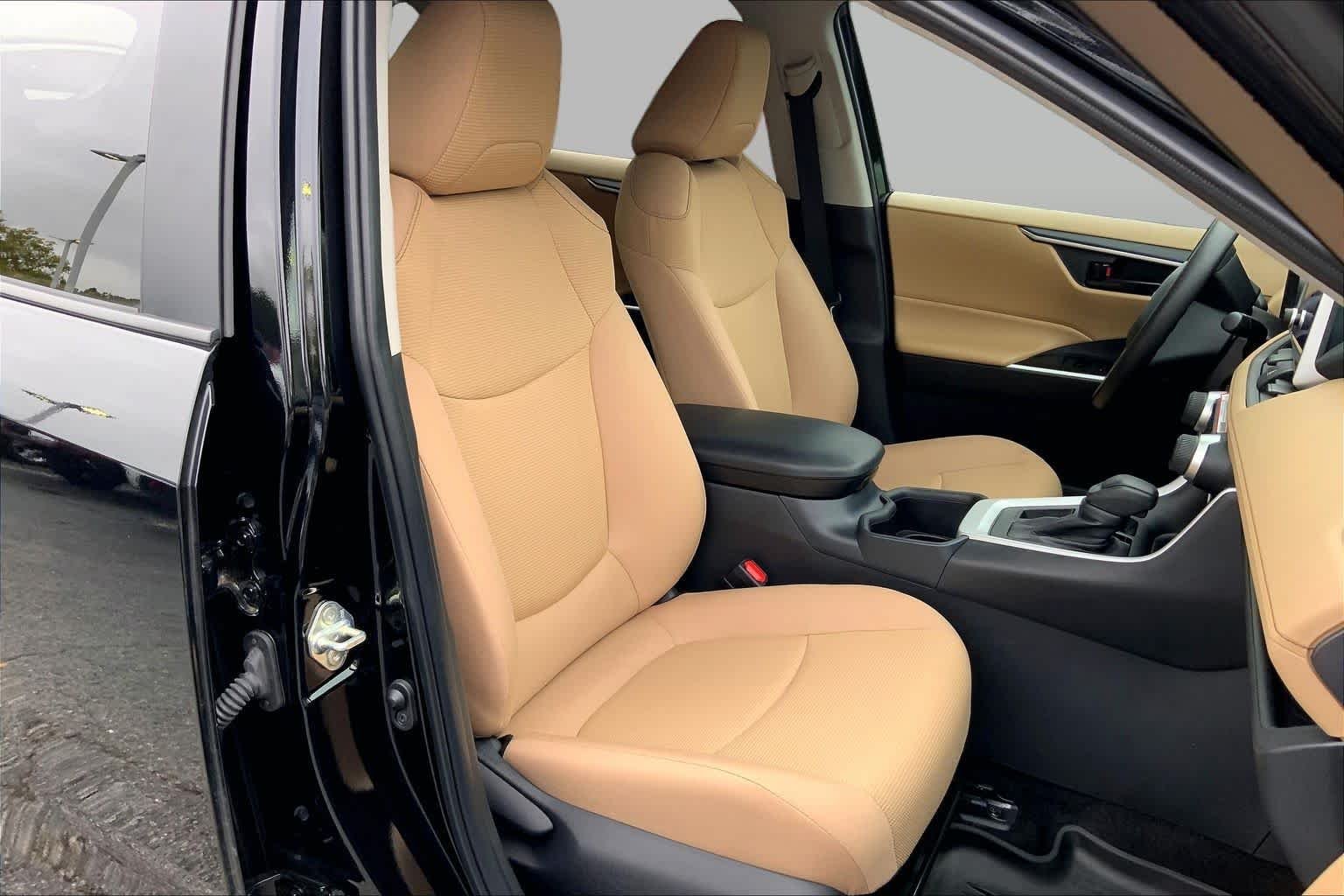 Used 2025 Midnight Black Metallic Toyota LE image 8