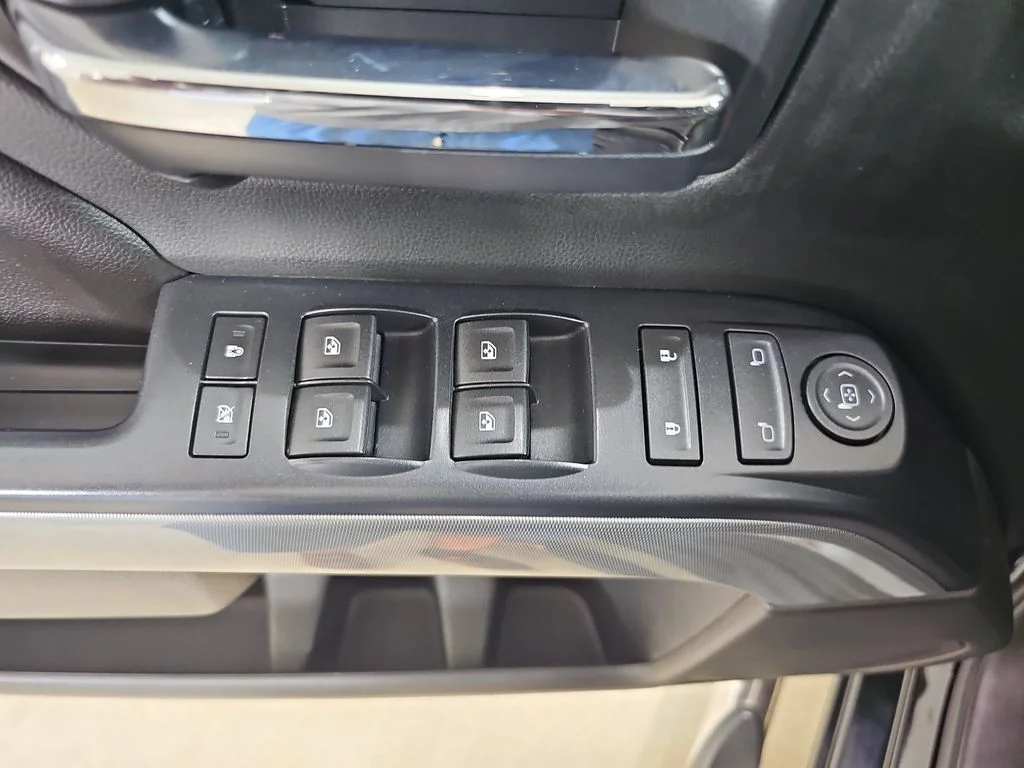 Used 2016 Black Chevrolet LT image 32