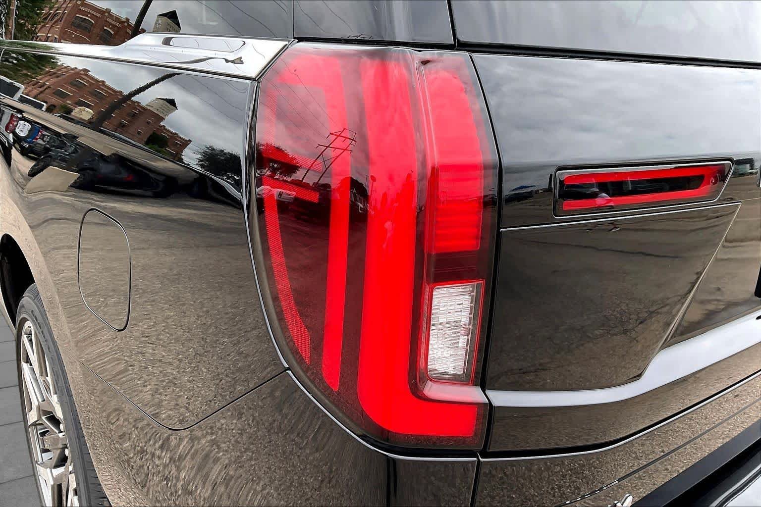 New 2026 Agate Black Metallic Ford MAX Platinum® image 14