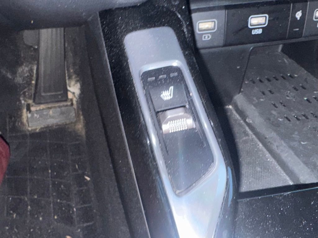 Used 2023 Black Kia SX image 32