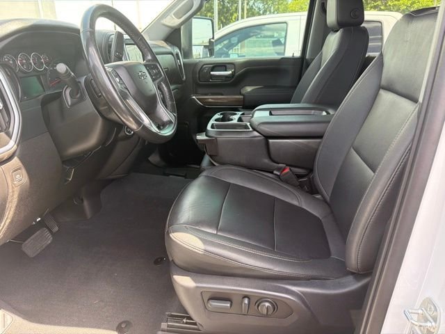 Used 2022 White Chevrolet LT image 27