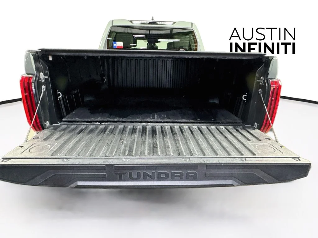 Used 2022  Toyota SR5 image 32