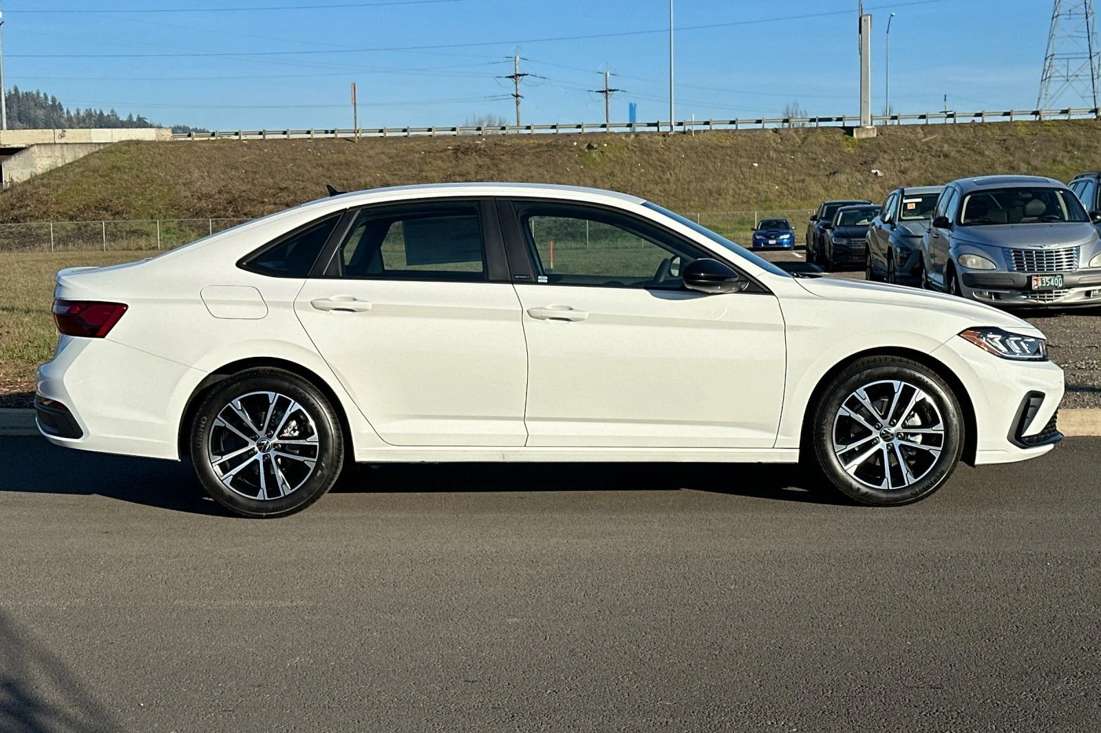 New 2026 White Volkswagen 1.5T Sport image 2