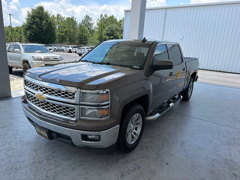 Used 2015 BROWNSTONE METALLIC Chevrolet LT image 1