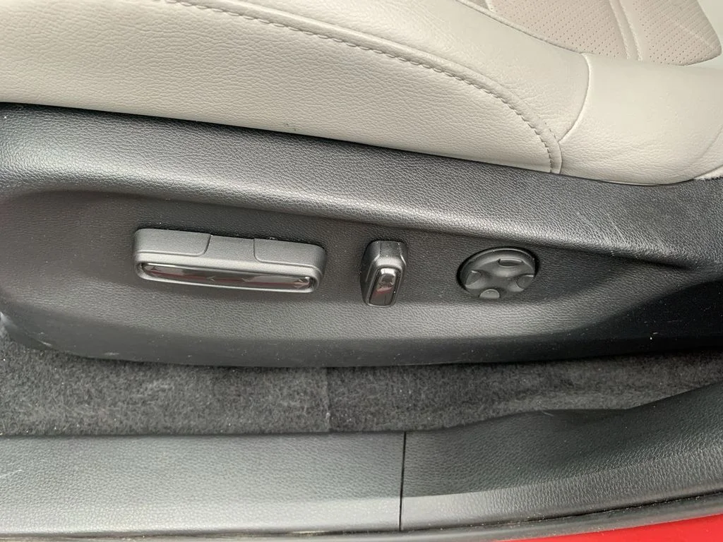 Used 2022  Honda EX-L image 12